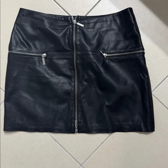 Black Leather Mini Skirt with side pockets (zipper) large - Picture 4 of 6